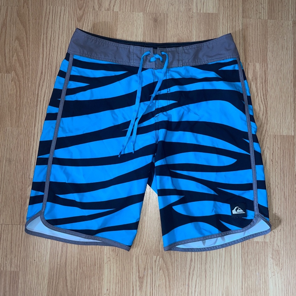 Quiksilver Blue and Black Striped Tie Waist Swim Trunks Size 31